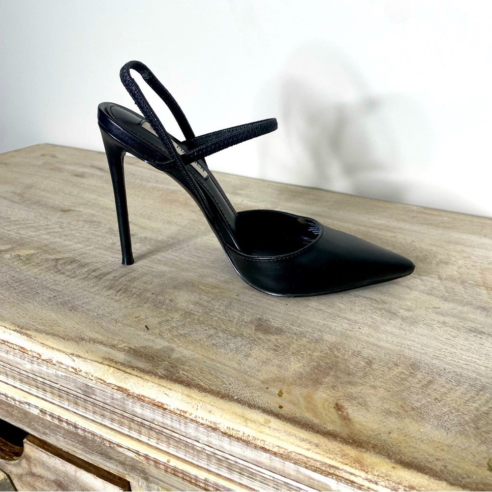 Black Steve Madden high heel shoes